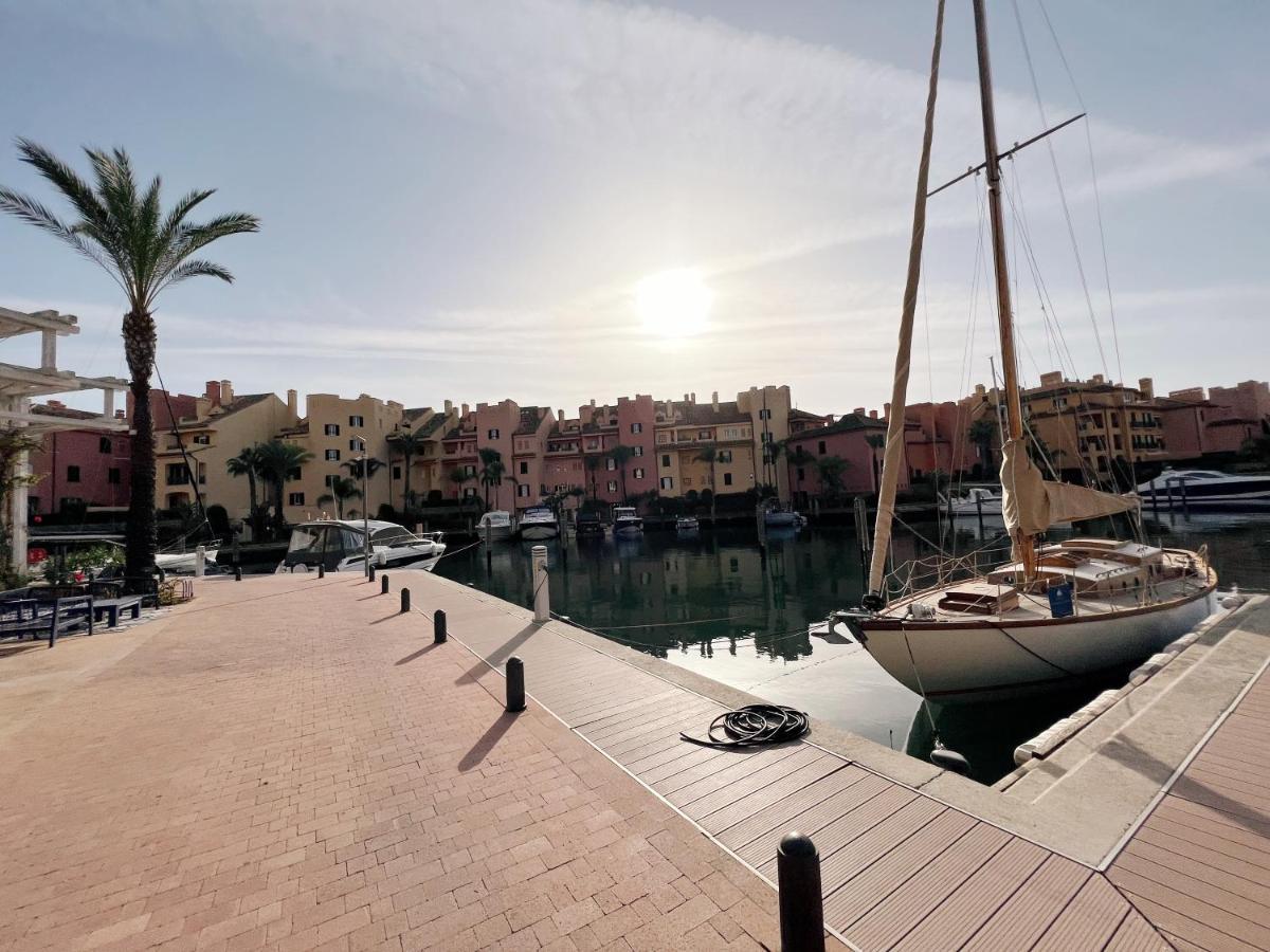 Sotogrande Alboaire- Waterfront Luxury 4 Bedroom Apt In The Marina Of Sotogrande Exterior photo